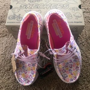 Sketchers Girls Shoes. NWT. Size 3. Cute and with the Hey Dude look 🥰